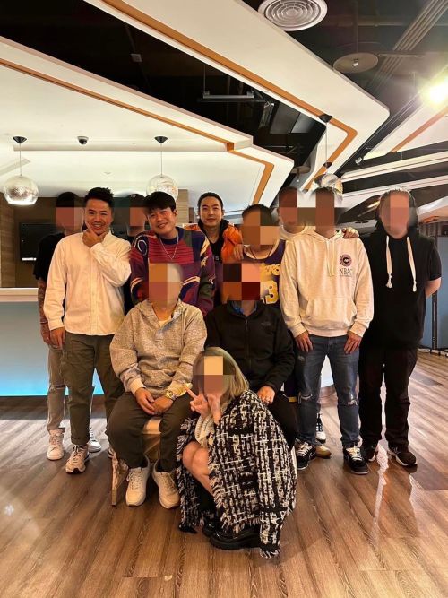 ▲左起健身網紅一休、李易、李威是演藝圈堂兄弟檔。(圖/翻攝李易臉書) ▲左起健身網紅一休、李易、李威是演藝圈堂兄弟檔。(圖/翻攝李易臉書)