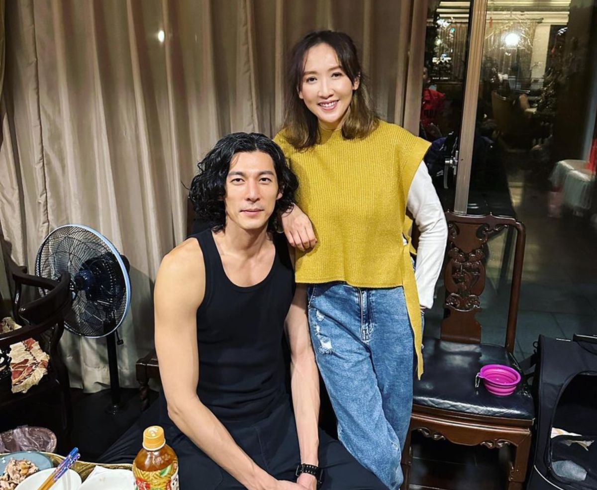 ▲郭鑫（左）返台合照陽帆老婆Julie（右），留長髮被誤認是修杰楷。（圖／Julie臉書）