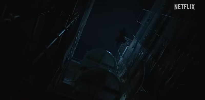 ▲一閃而過的墜樓畫面充滿懸念。（圖／翻攝Netflix Asia YouTube）