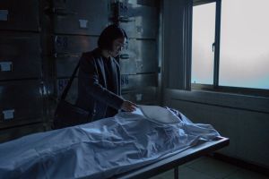 ▲李霈瑜(左)一看到蔡凡熙受虐的特殊化妝和表演就會立刻掉淚。(圖/Disney+) ▲李霈瑜(左)一看到蔡凡熙受虐的特殊化妝和表演就會立刻掉淚。(圖/Disney+)