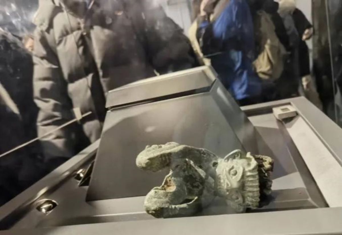 ▲位於四川的三星堆博物館，25日驚傳有遊客在館內爆發肢體衝突，甚至撞倒珍貴文物的事件發生。（圖／翻攝自澎湃新聞）