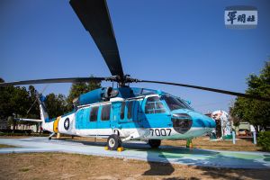 ▲S-70C直升機編號7007陳展於彰化縣福興鄉番婆社區飛機公園。（圖／軍聞社提供）