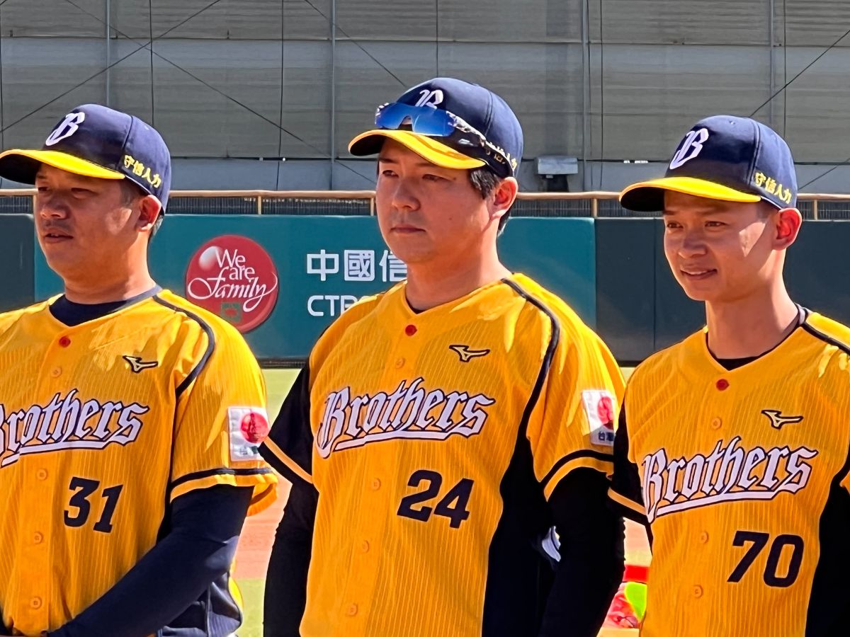 ▲中信兄弟總教練林威助(中)(圖/記者簡名杉攝)