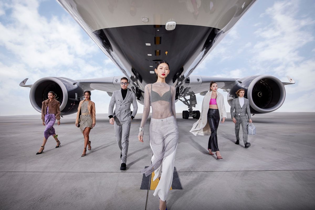 ▲星宇航空近日公開最新宣傳影片、平面照，而站在C位的女模特兒的超狂背景也被起底。（圖／翻攝自星宇航空臉書）