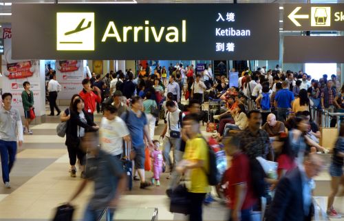 ▲跨境旅遊逐步復甦之際，具有區域航空樞紐地位的新加坡樟宜機場2022年客流量強力回升，位居亞太之冠。資料照。（圖／美聯社／達志影像）