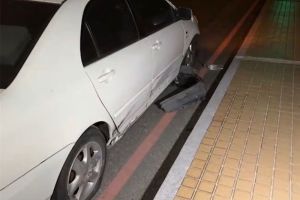 台中深夜車禍！左轉轎車與直行機車相撞　騎士被撞飛命危
