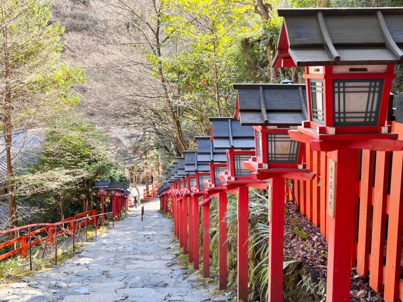 ▲貴船神社也是日本著名人氣神社之一,喜愛研究占卜的朋友也可來此算算運勢。(圖/京阪控股株式會社提供)
