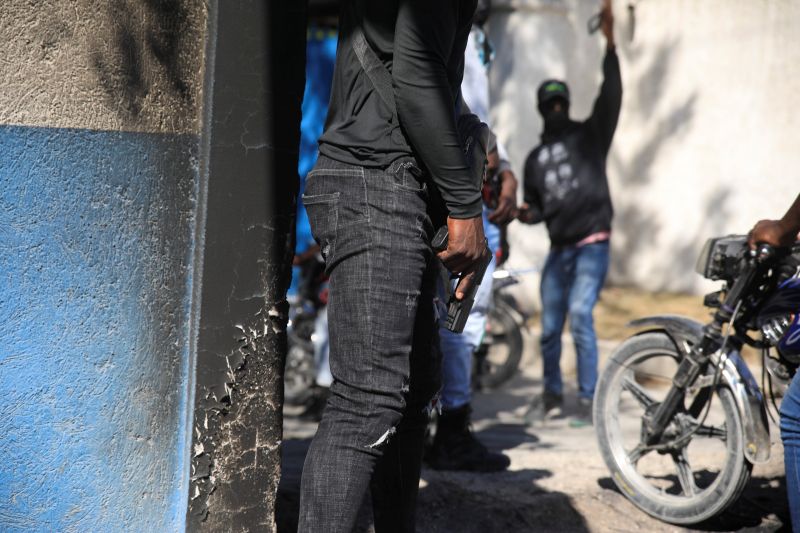 ▲海地持續動盪，近日又有抗議員警遭勢力持續擴大的武裝幫派殺害的示威。（圖／美聯社／達志影像）