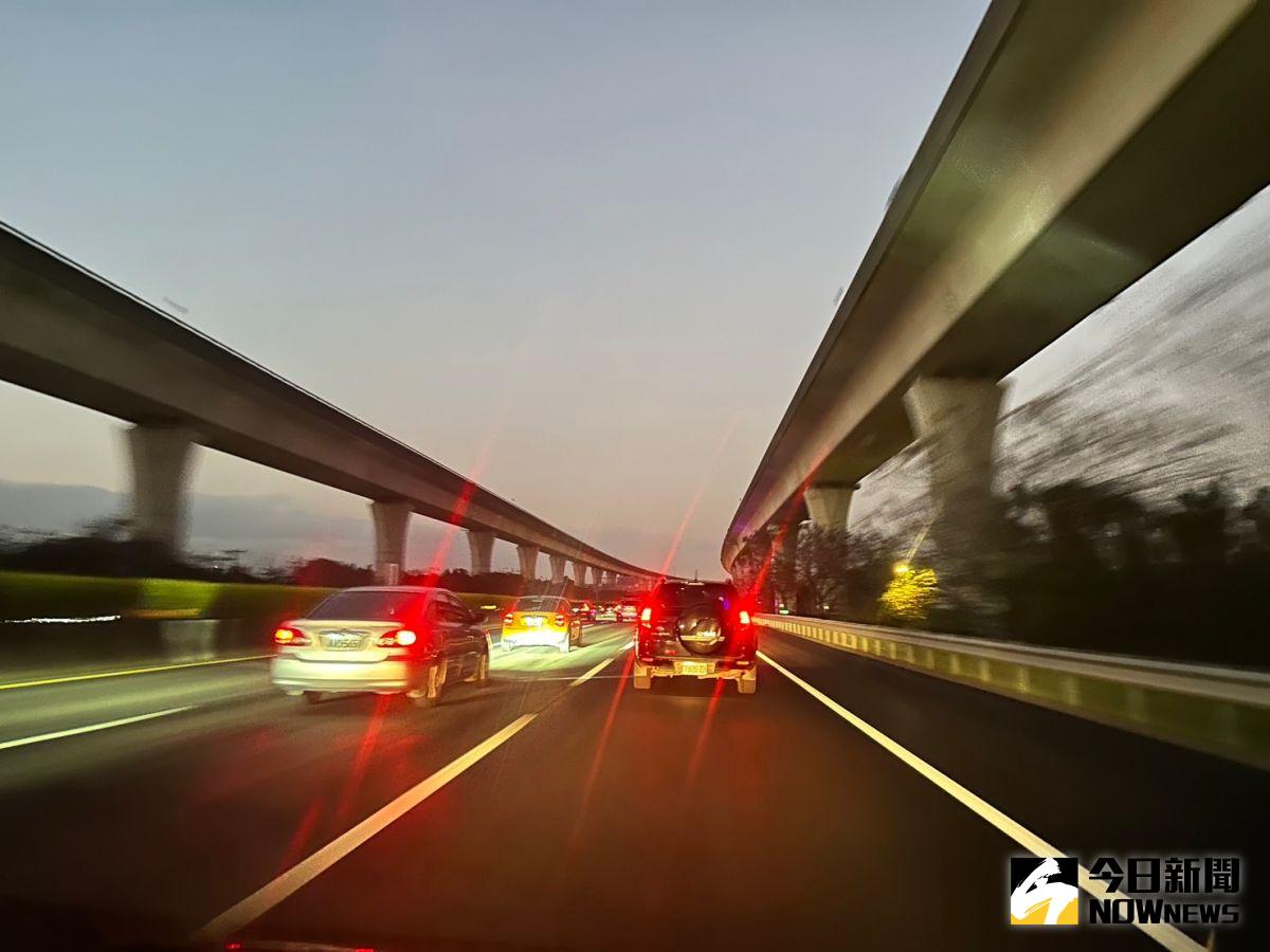 ▲目前西螺交流道南下集散道路已由原2車道縮減為1車道通行，預估連續假期車流量大，易造成西螺南下集散道路壅塞。（示意圖／NOWnews資料照）