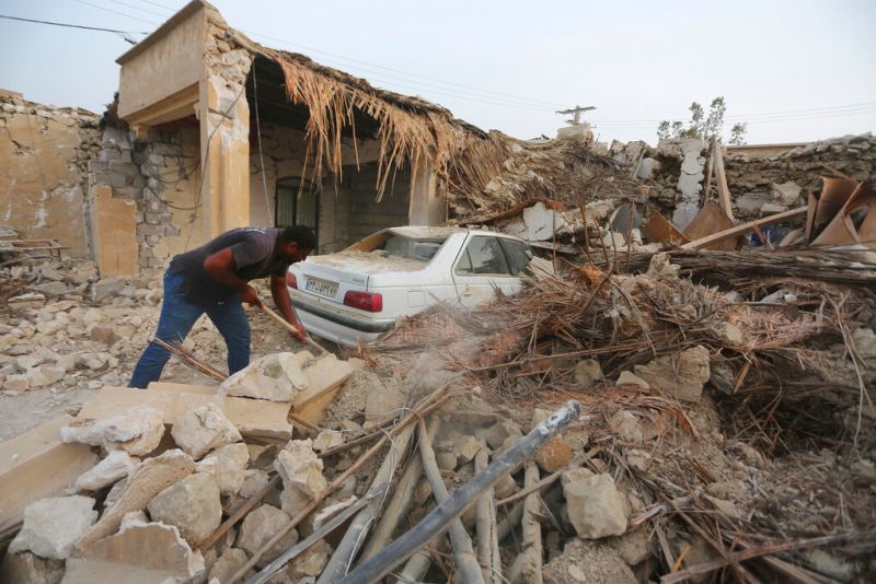 ▲土耳其南部今（6）日於當地時間6日凌晨4點17分，發生規模7.8大地震，強震造成多處房屋倒塌。（圖／美聯社／達志影像）