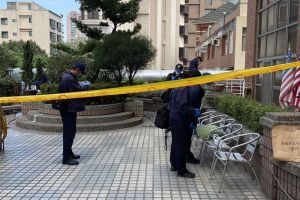 高雄大樓兩死命案!1女陳屍屋內1女墜落中庭亡 警調查中