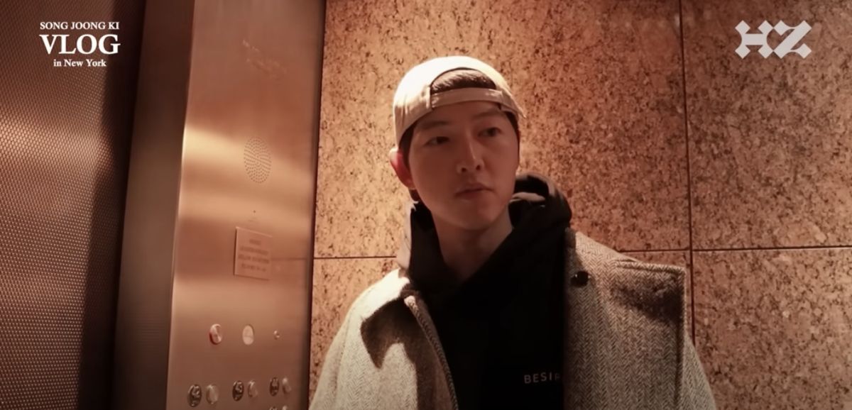 ▲《黑道律師文森佐》外國劇迷，認不出來宋仲基。（圖／翻攝自「HighZium studio」YouTube）