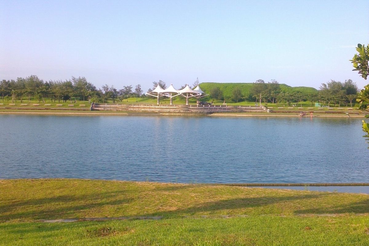 ▲台東活水湖今（30）日清晨7點左右，有民眾發現一位年約70歲的男子溺水，警消獲報後將男子撈起，但已明顯死亡。（圖／翻攝自活水湖臉書）