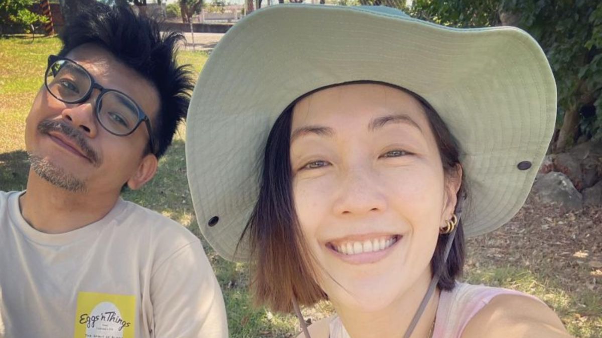 ▲男星史丹利（左）昨（1）日分享與妻子Gigi赴日旅遊在雪地駕駛驚險瞬間，因前方突煞車，讓他不小心打滑撞向山壁，也讓粉絲替他捏了一把冷汗。（圖／翻攝自Gigi Lin 林如琦臉書）