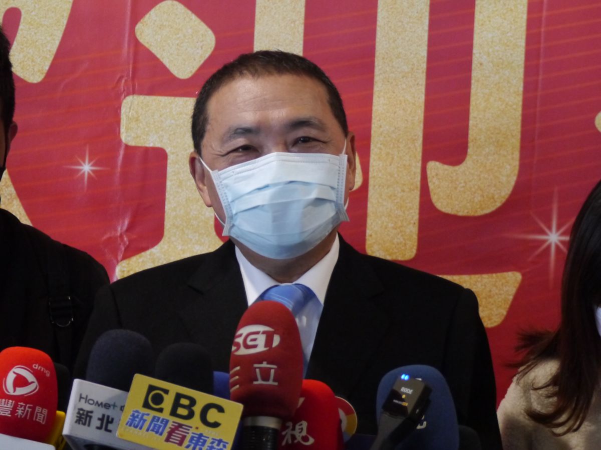 ▲侯友宜參加市府新春團拜，受訪回應永遠接受市民要求，努力回應民意。（圖 ／記者吳嘉億攝，2023.01.30）