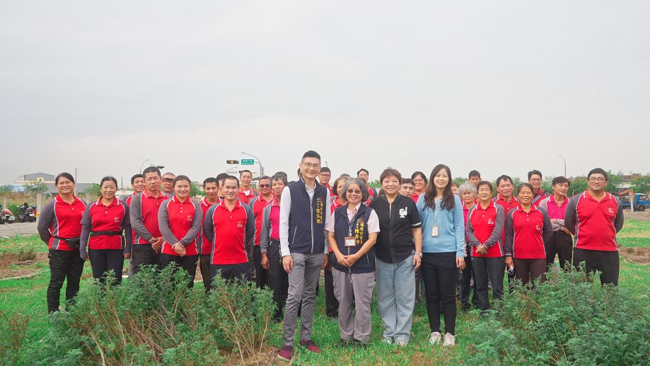 ▲中市環保局跨局室動員人力，打造「ZERO WASTE」環保農園見成效。（圖／環保局提供）
