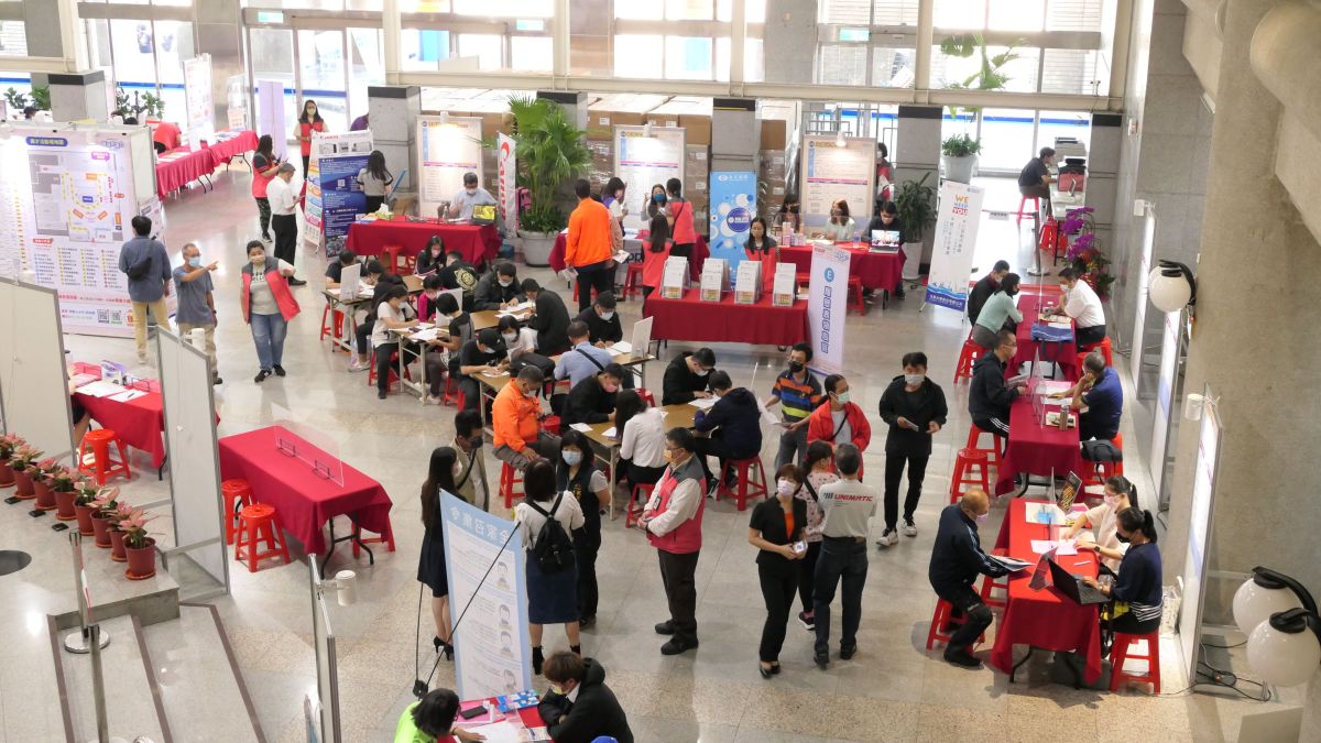 ▲疫後餐旅業復甦現人力荒，台中勞工局一連辦20場徵才補缺口。（圖／勞工局提供）