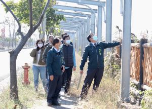 太陽能板鋼柱倒塌 黃偉哲責令限期改善 工程缺失零容忍
