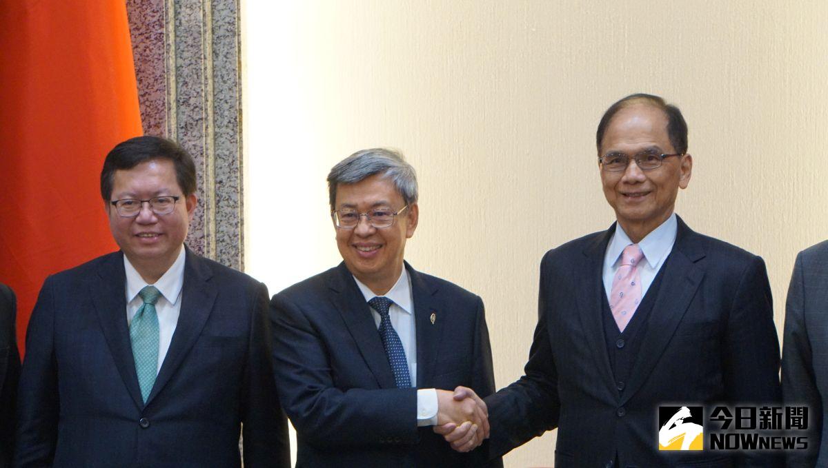 ▲行政院長陳建仁（中）、副院長鄭文燦前往立院拜會立法院長游錫堃（右）。（圖／記者呂炯昌攝，2023.01.31）