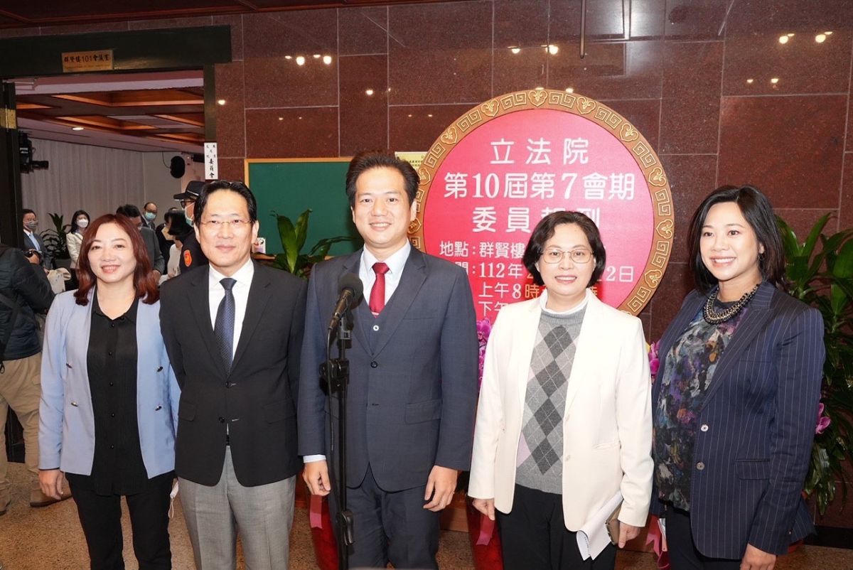 ▲立法院第十屆第七會期展開，台灣民眾黨立法院黨團報到。（圖／民眾黨立院黨團提供）