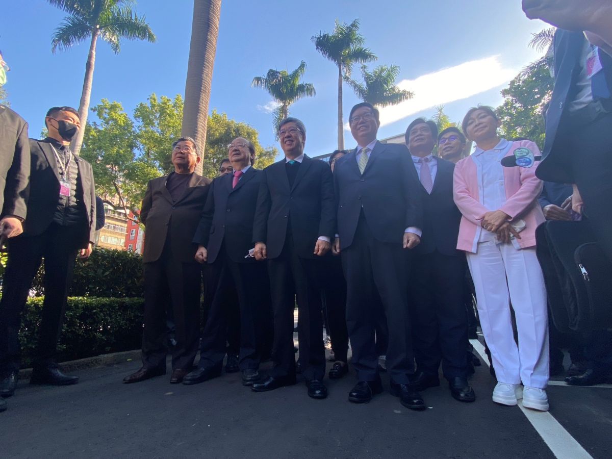 ▲行政院長陳建仁與副院長鄭文燦等人今日前往立院拜會各黨團。（圖／記者陳威叡攝，2023.02.01）