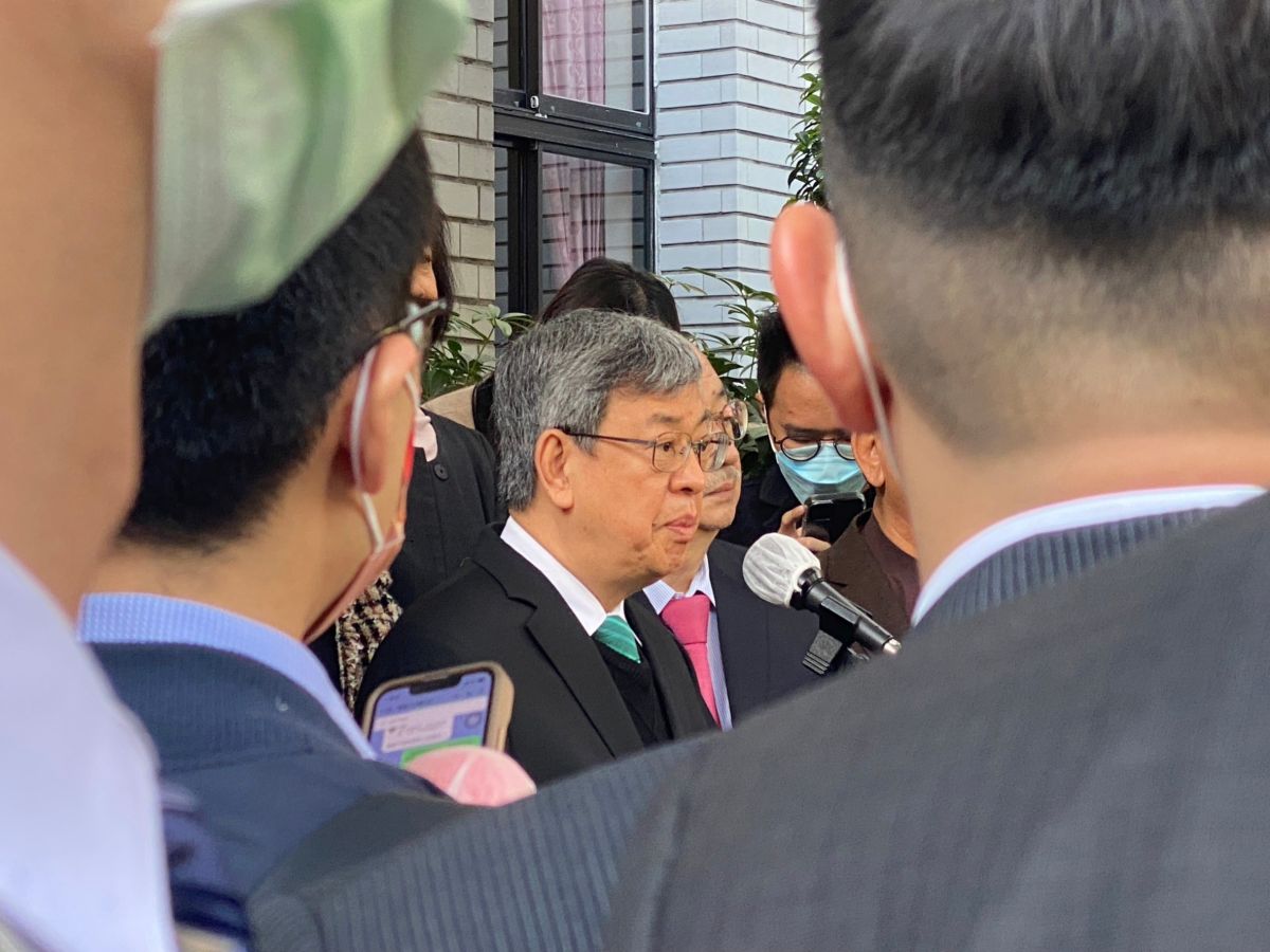 ▲國民黨轟行政院長陳建仁戀棧愛錢，卓冠廷反駁稱攻擊一位奉獻癌症研究的學者，真的很沒良知。（圖／記者陳威叡攝，2023.02.01）