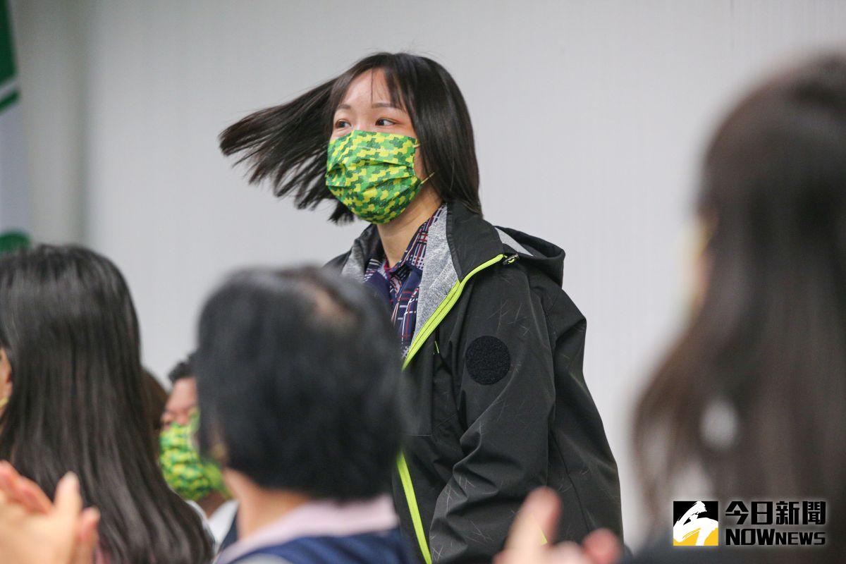 ▲謝佩芬表示，國民黨委員就算用再多民調設計來誘導、用再多民調數字來混淆，都難以扭曲台灣民意對美國和中國的態度。（圖／記者葉政勳攝）