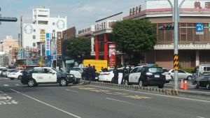 台南市警匪追逐！女開車載毒品撞人肇逃　被警方攔截逮捕
