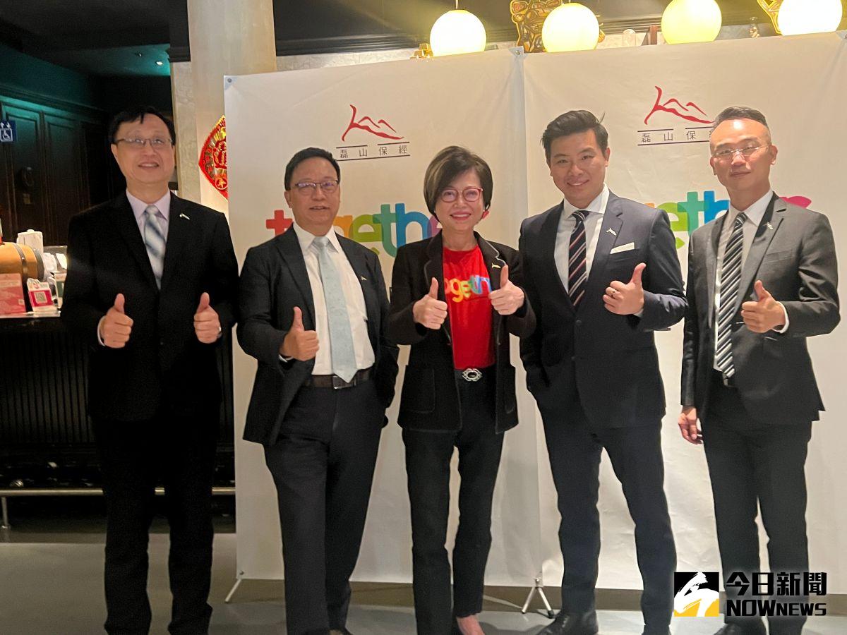 ▲磊山保經在2021年12月宣布停止受理防疫險，也安然躲過防疫險風暴，全年僅2件糾紛，而2022年業績也不受影響，仍逆勢成長了2成。（圖／記者顏真真攝）