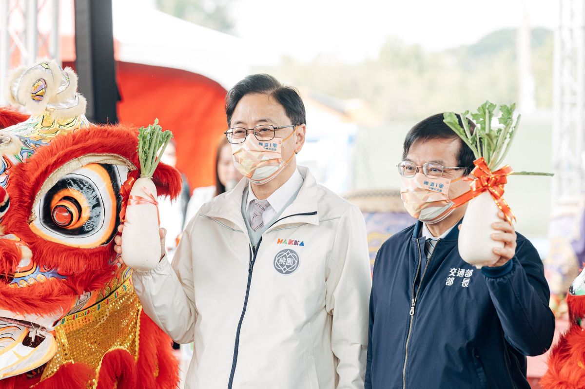 ▲王國材指出，交通部規劃於內壢及中壢之間增設「中豐交流道」，扮演疏散分流的角色。（圖／桃園市政府提供）