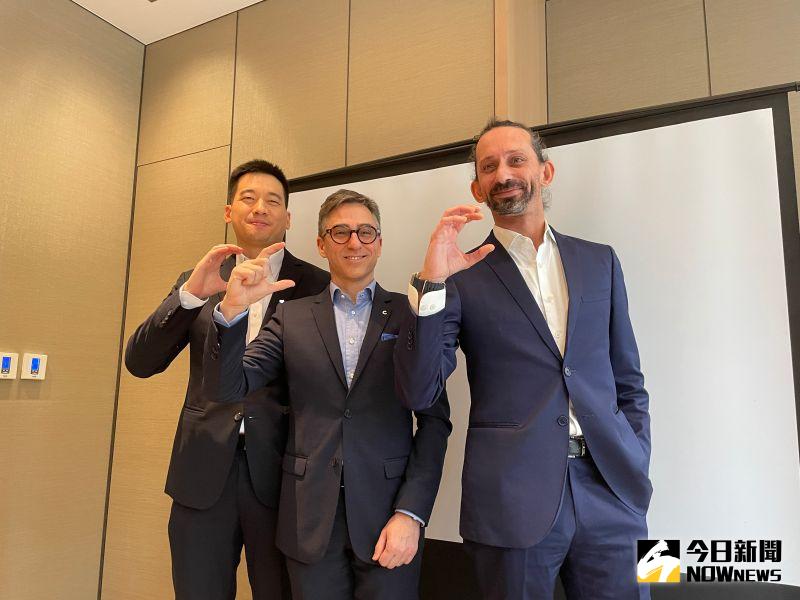 ▲歌詩達郵輪首席營運官Roberto Alberti(中)透露,預期2023第三季起的銷售水準,將回到2019年的疫前數字。(圖/記者黃仁杰攝,2023.02.02)