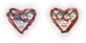 ▲去年受到歡迎的水果心型盒，推出兩種口感不同的草莓，還有草莓搭配藍莓的限定組合。（圖／全聯提供）