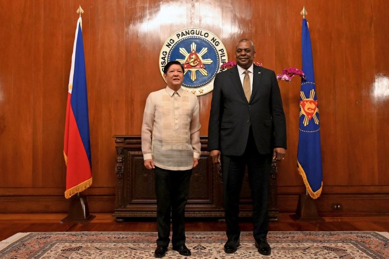 ▲美國國防部長奧斯汀2日與菲律賓總統小馬可仕會晤。（圖／美聯社／達志影像）
