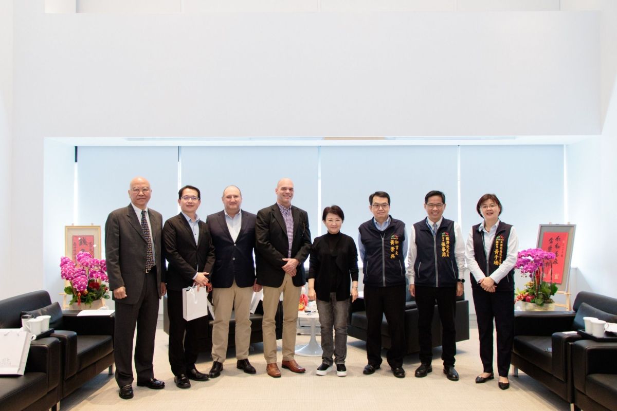 ▲愛爾蘭商速聯集團，全球製造部門副總Jeffrey Winterkorn率亞洲區製造總監Joao Pires、亞洲區總經理陳鴻毅等人拜會市長盧秀燕(圖／新聞局提供2023.2.3)
