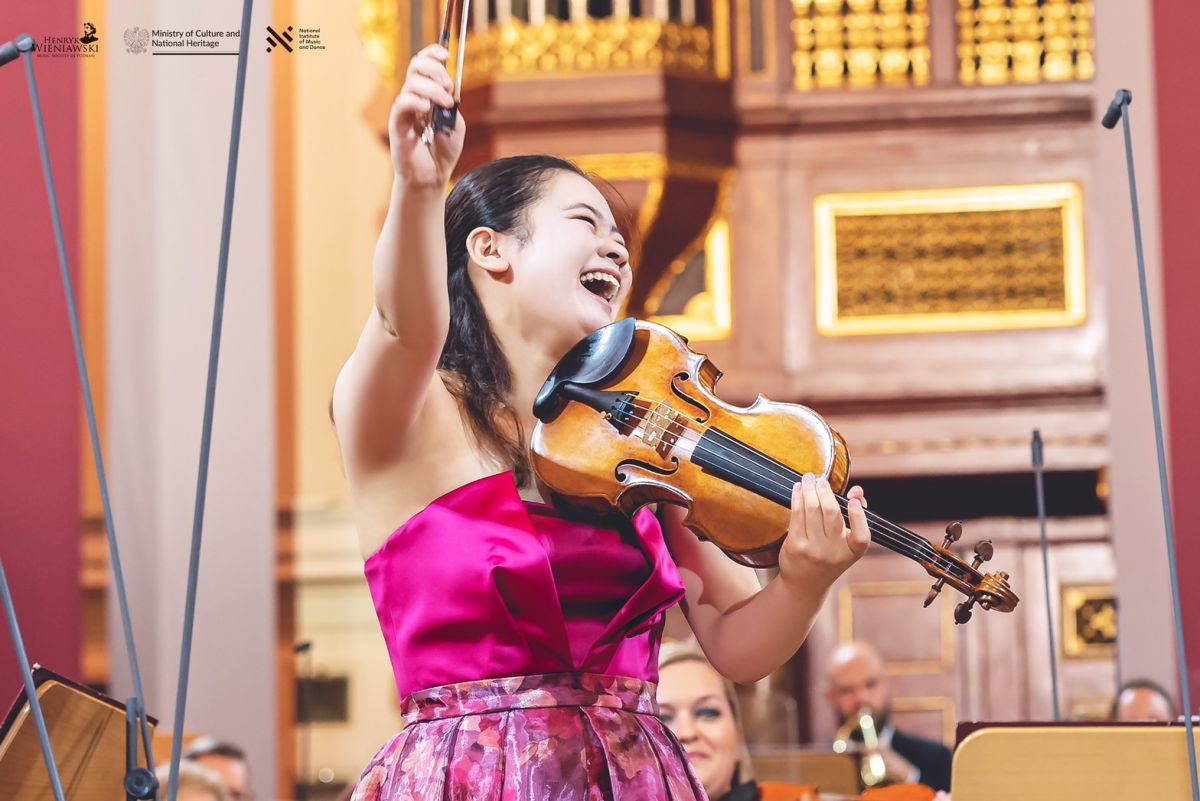 ▲目前就讀東京音樂大學的日本小提琴家前田妃奈，在41位國際年輕好手中脫穎而出，勇奪金獎。（圖／新象藝術提供）