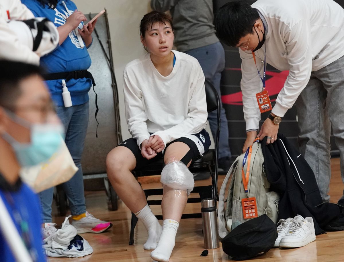 ▲台灣科大陳芷英第二節拿下8分11籃板後傷退。大專體總提供