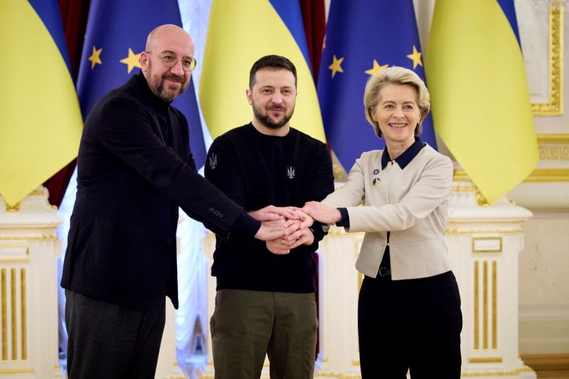 ▲烏克蘭總統澤倫斯基與歐盟高層3日在基輔舉行峰會。（圖／美聯社／達志影像）