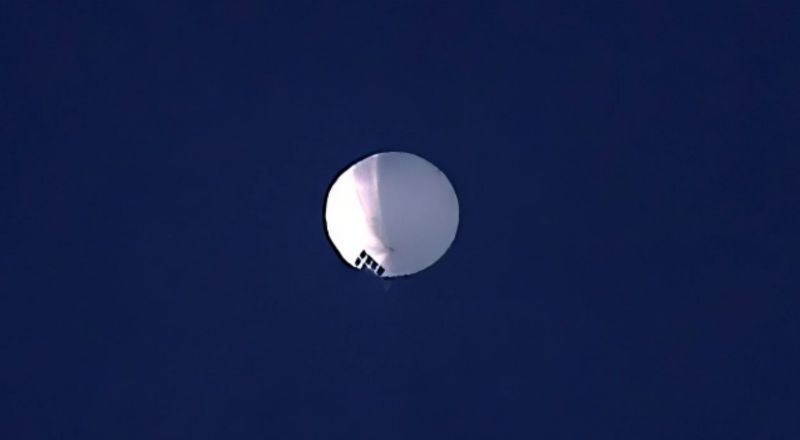 ▲中國一顆高空間諜氣球今年稍早飛越美國領空，引發兩國重大外交齟齬。（圖／翻攝自國會山莊報）