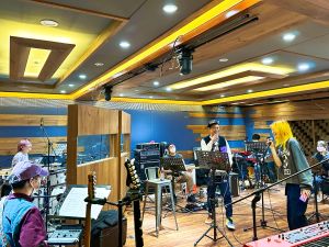 浩子擔任Tizzy Bac演唱會嘉賓。(圖/相信音樂提供) ▲浩子擔任Tizzy Bac演唱會嘉賓。(圖/相信音樂提供)