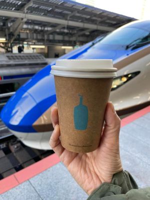 ▲▼蘇慧倫到日本買Blue Bottle Coffee（藍瓶咖啡）、草莓大福。（圖／翻攝自蘇慧倫臉書）