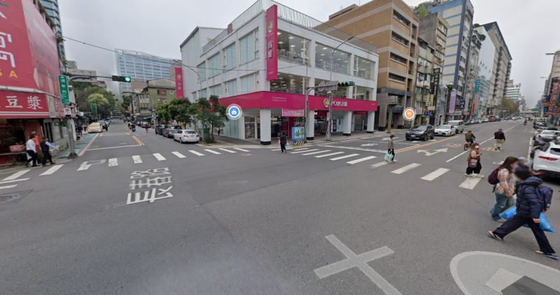 ▲台北市長春路、遼寧街口，今天（5日）下午發生一起嚴重車禍。（圖／翻攝google地圖）