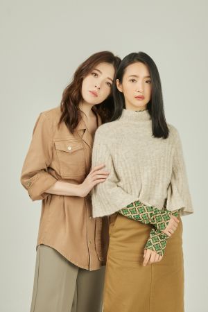 ▲林依晨(右)與許瑋甯在《不夠善良的我們》影集中飾演糾纏了12年的情敵。(圖/公視) ▲林依晨(右)與許瑋甯在《不夠善良的我們》影集中飾演糾纏了12年的情敵。(圖/公視)
