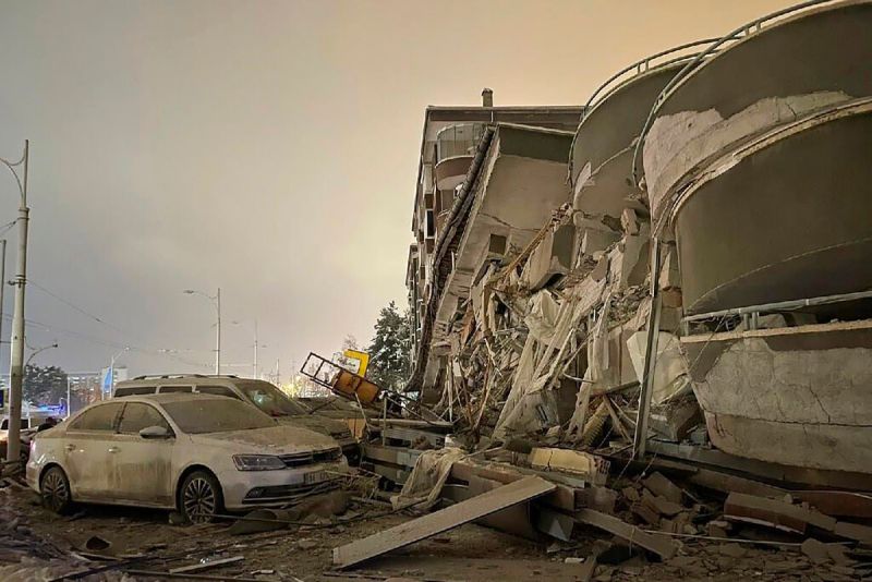 ▲土耳其發生規模7.8地震後，當地又陸續發生逾百起餘震。（圖／美聯社／達志影像）