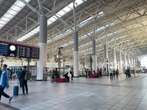 疑有人謊報爆裂物！高鐵144車次左營站臨時安檢　警方搜索結果曝
