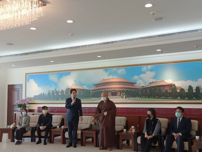 ▲副總統賴清德、監察院長陳菊、高雄市長陳其邁、台南市長黃偉哲、屏東縣長周春米等人今（7）日上午都到佛光山弔唁星雲大師。（圖／佛光山提供）