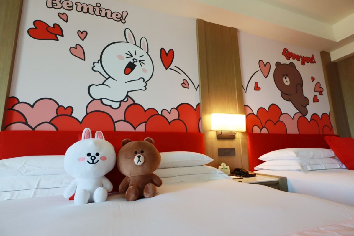 ▲西洋情人節正式進入倒數一週，想趁機告白的朋友們想好怎麼做了嗎？不妨來飯店幫你神助攻，讓熊大&兔兔這對超人氣情侶檔見證你的浪漫愛情！（圖／麗寶提供）