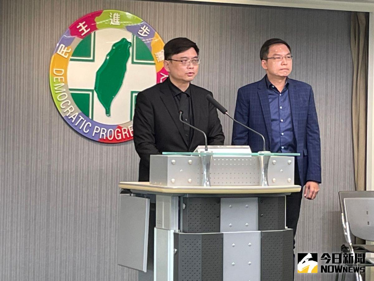 ▲民進黨中評會主委賴瑞隆、中評委黃文益舉行記者會，說明邱莉莉、林志展遭停權3年處分。（圖／記者黃宣尹攝，2023.02.07）