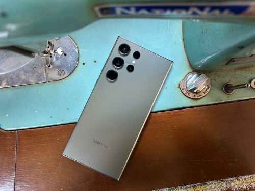 三星Galaxy S23系列爆螢幕綠線災情！疑與更新有關　自救方式曝光