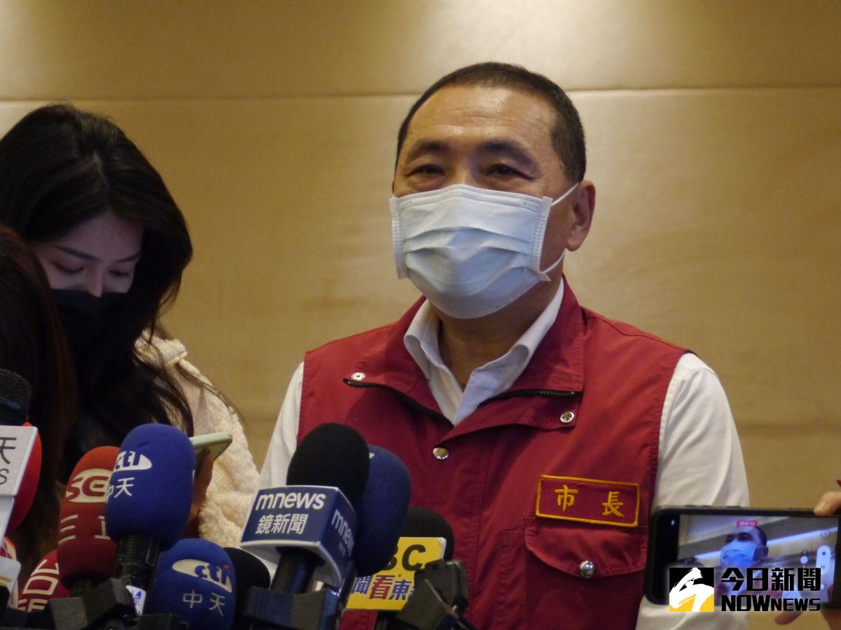 ▲針對召開北台首長平台會議，侯友宜在市政會議後受訪表示「大家一起努力」，只要北台好、臺灣好，相信國家就會更好。（圖 ／記者吳嘉億攝，2023.02.08）