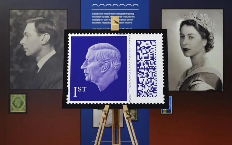 ▲英國皇家郵政8日公布首款印有國王查爾斯三世肖像的郵票。（圖／翻攝自Telegraph）
